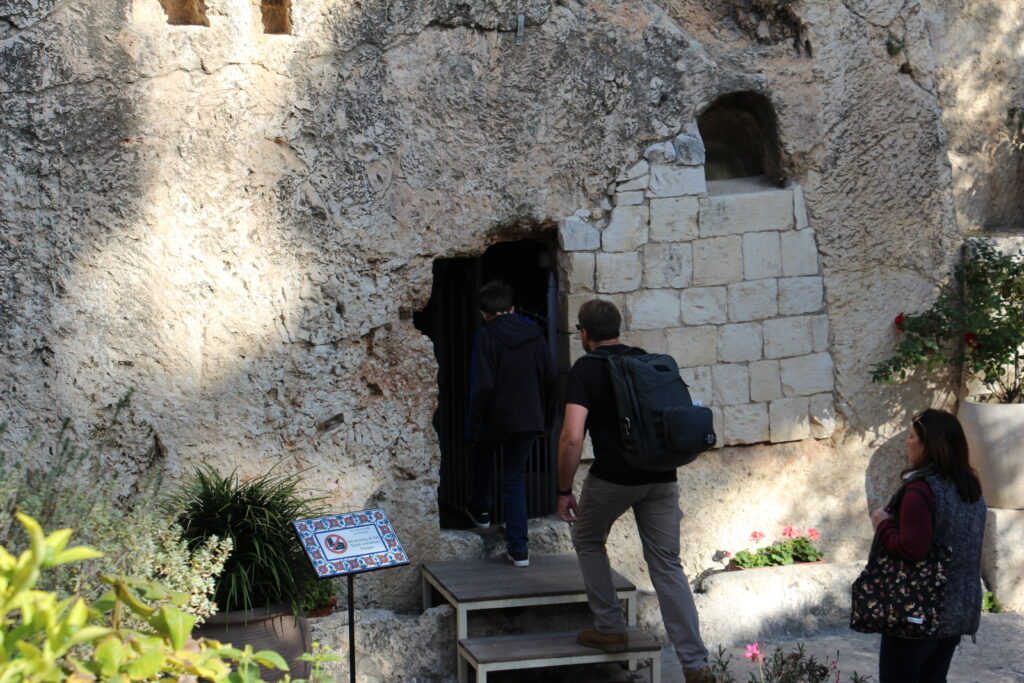 Garden Tomb entrance